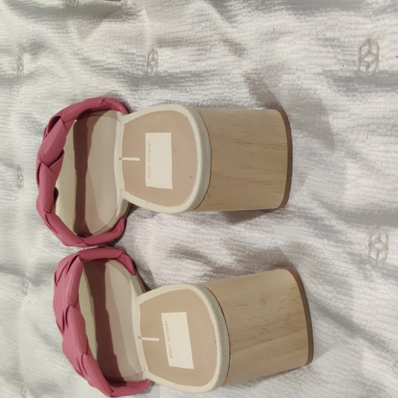 Sandal - Picture 3 of 3